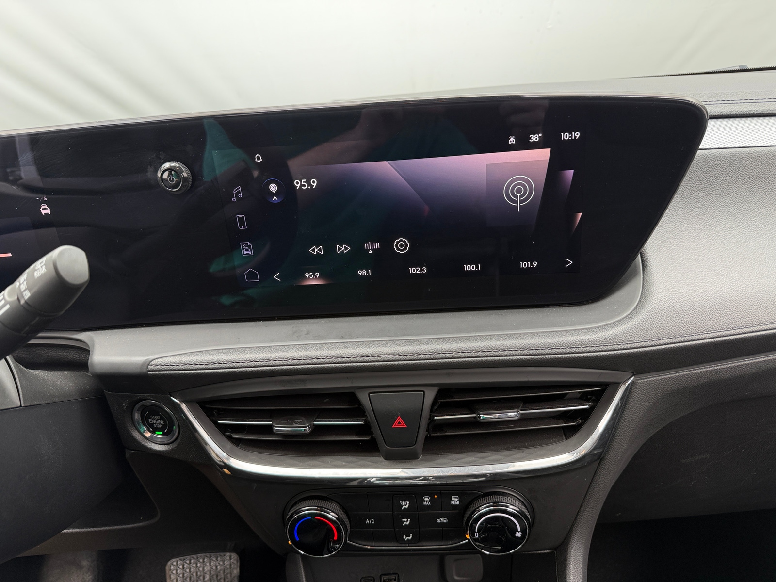 Thumbnail: 2025 Buick Encore GX - 4