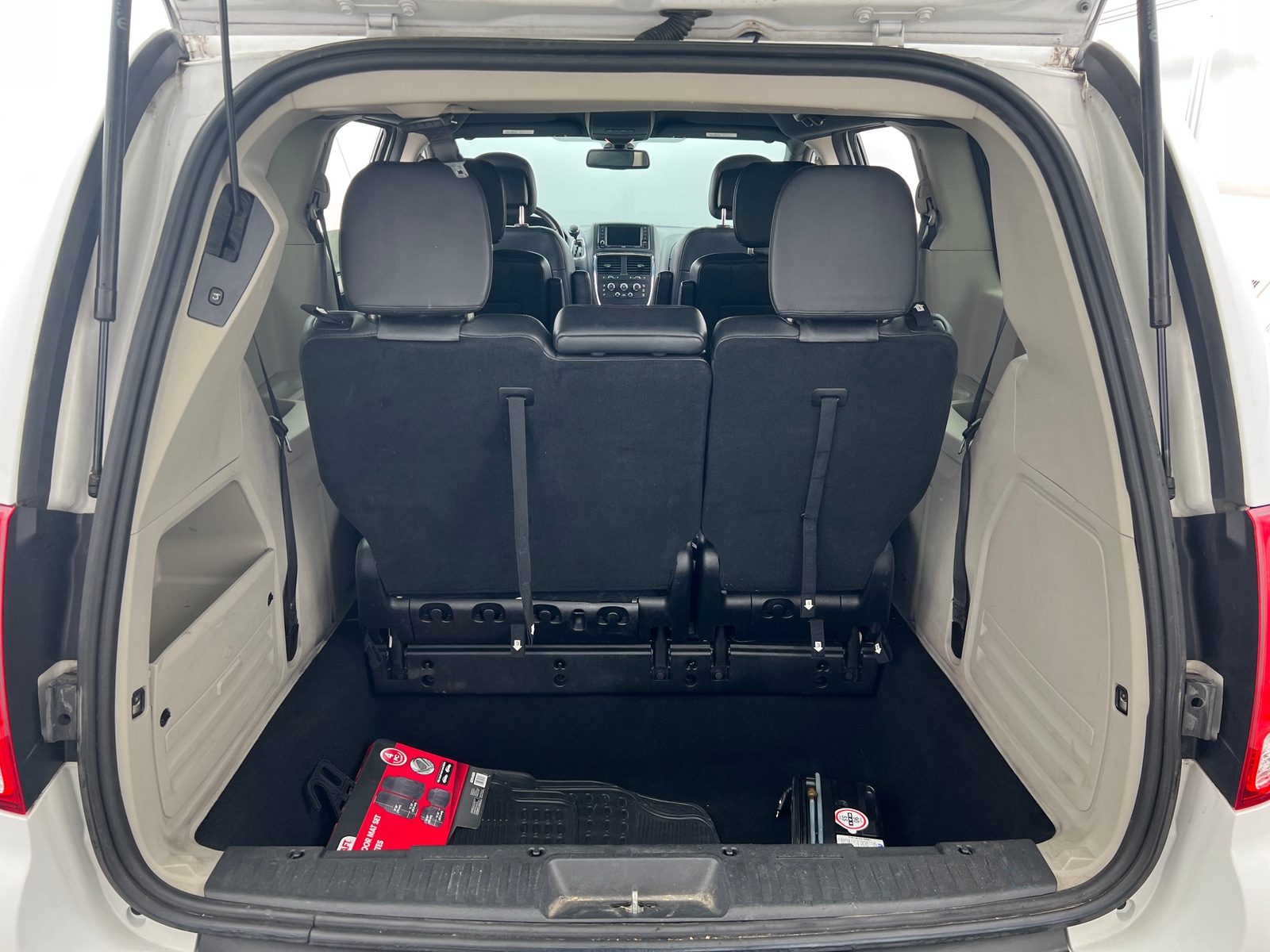 Thumbnail: 2020 Dodge Grand Caravan - 6