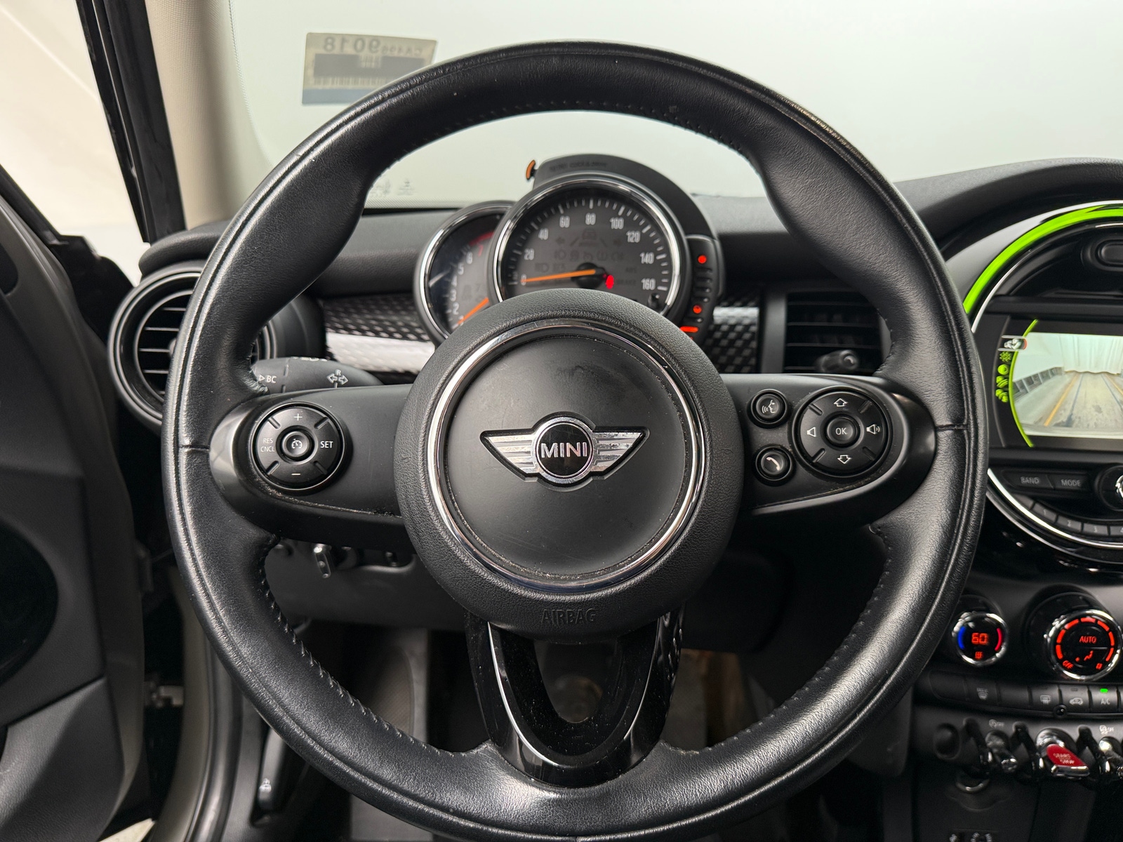 Thumbnail: 2017 MINI Cooper Hardtop - 4