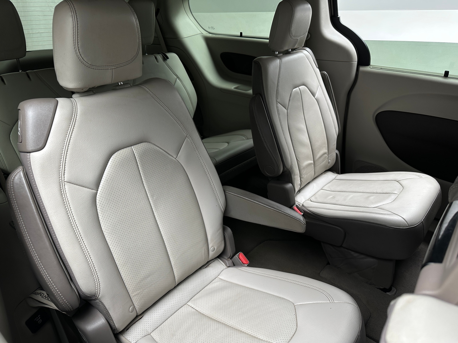 Thumbnail: 2018 Chrysler Pacifica - 5