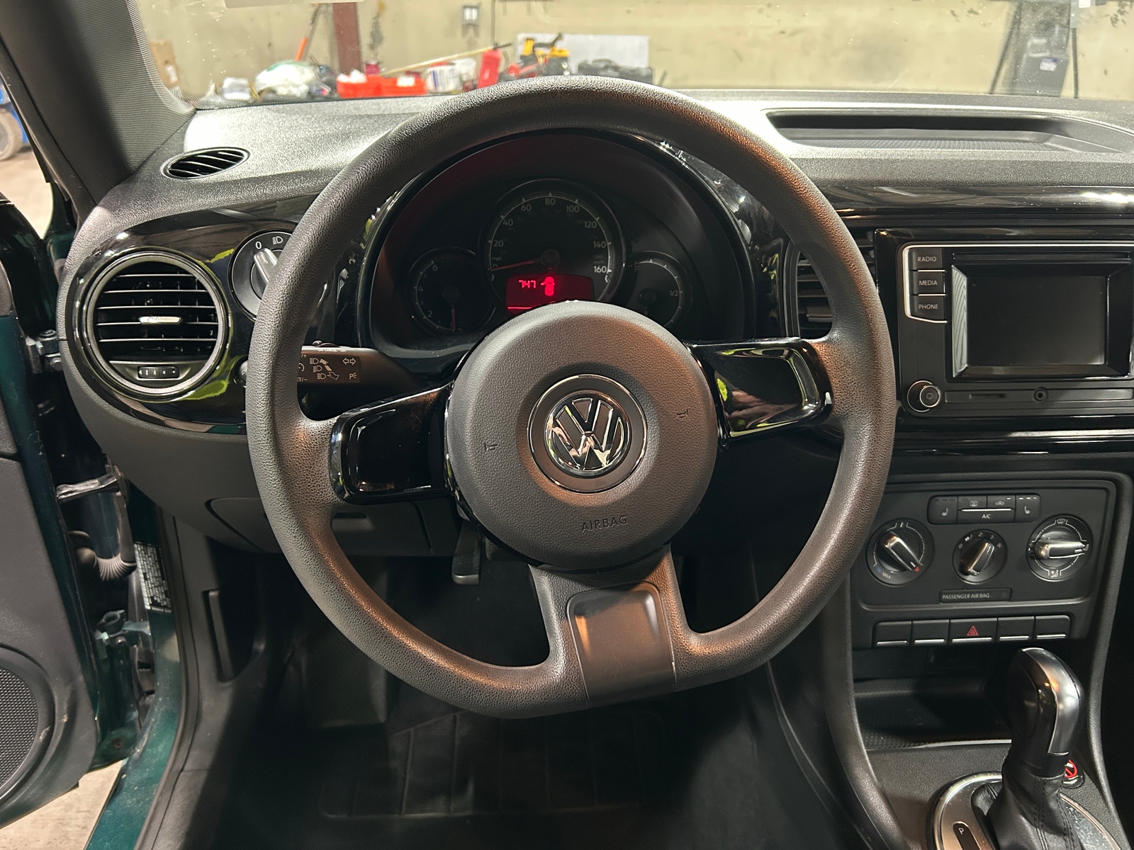 Thumbnail: 2017 Volkswagen Beetle - 5