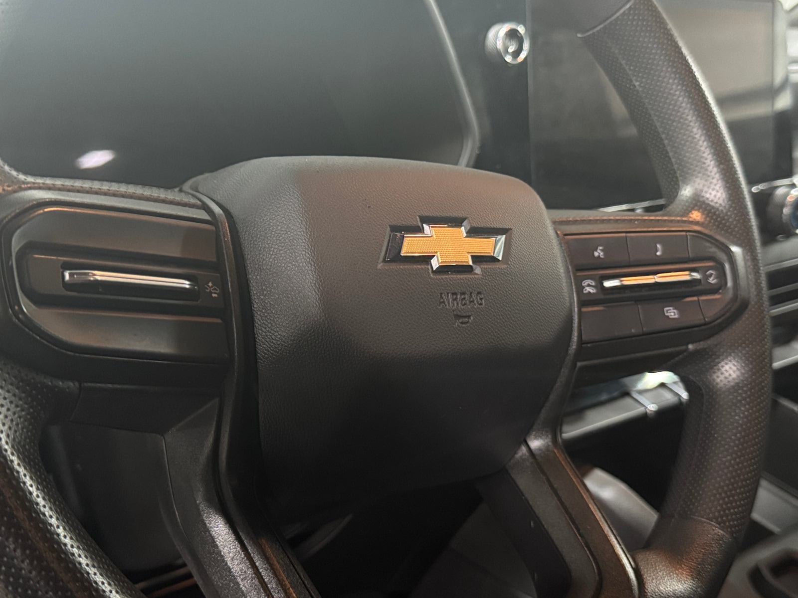 Thumbnail: 2023 Chevrolet Colorado - 5