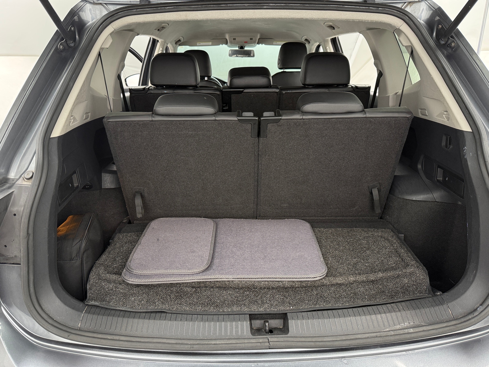 Thumbnail: 2018 Volkswagen Tiguan - 6