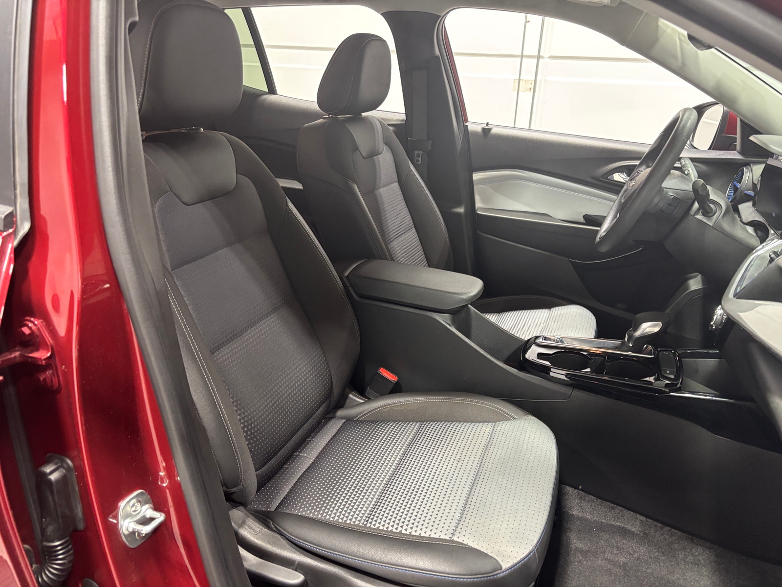 Thumbnail: 2025 Chevrolet Trax - 2