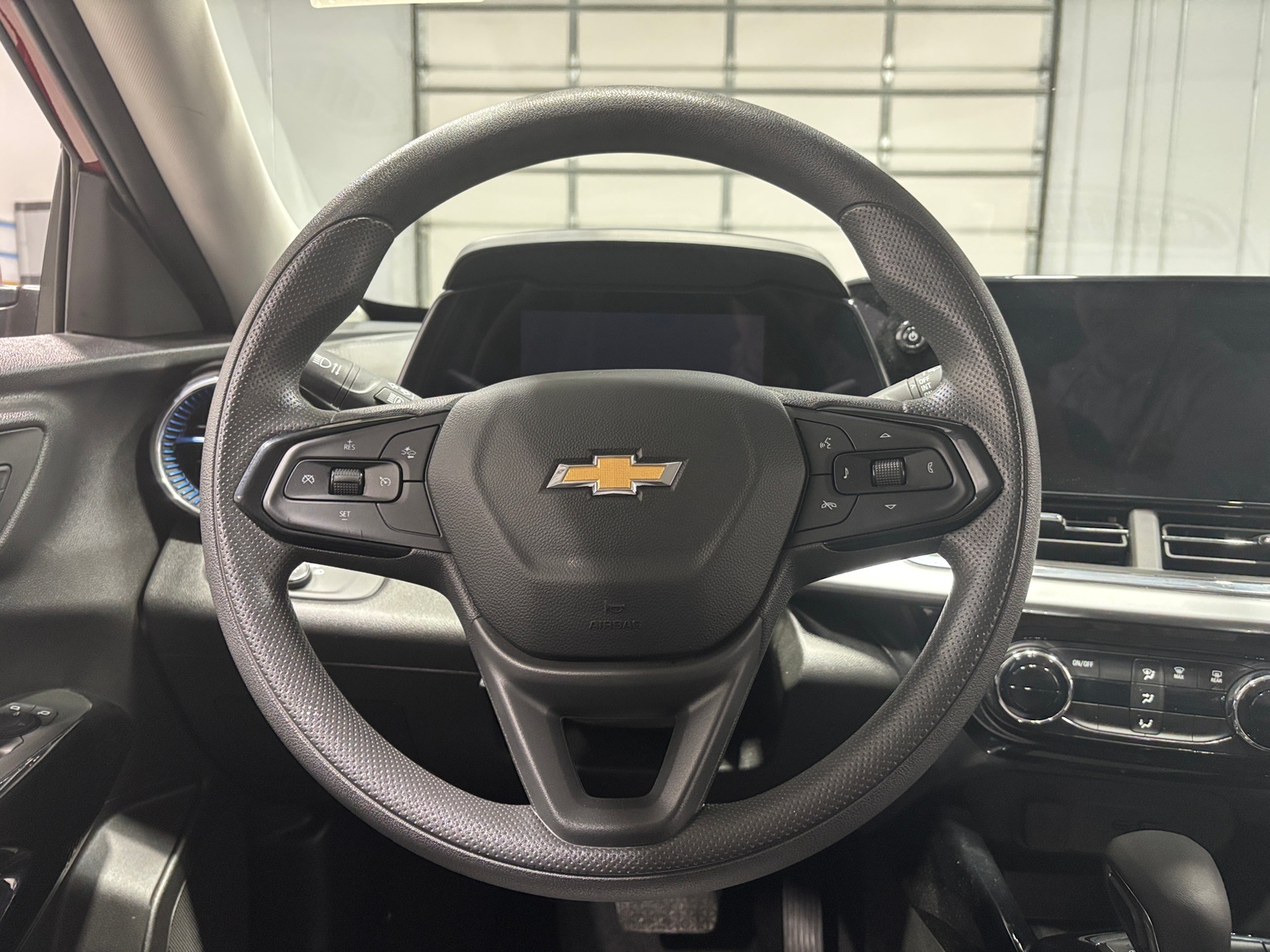 Thumbnail: 2025 Chevrolet Trax - 5