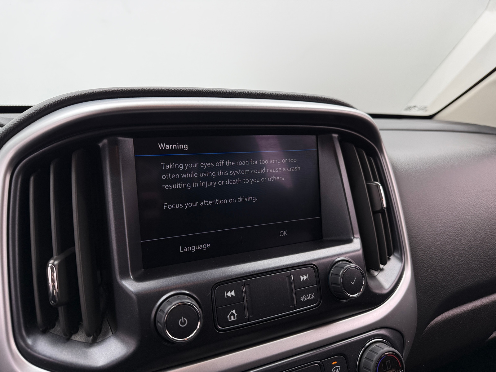 Thumbnail: 2022 Chevrolet Colorado - 4