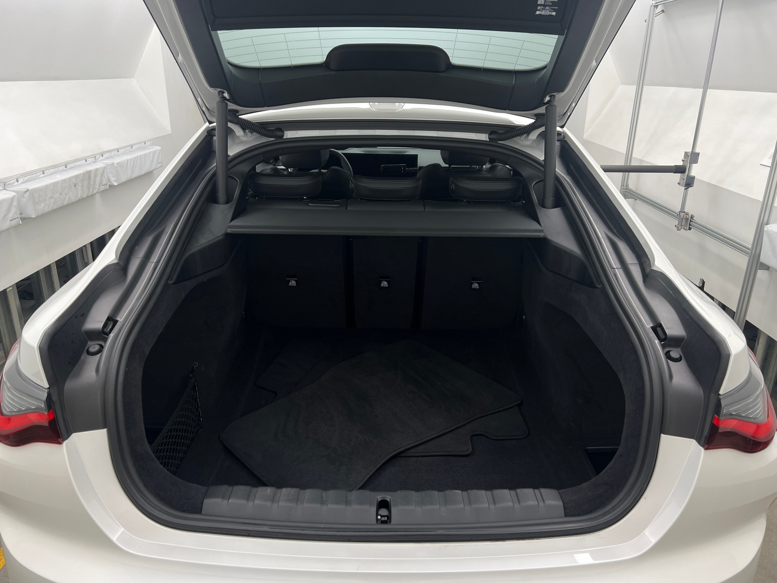 Thumbnail: 2025 BMW 4 Series - 6