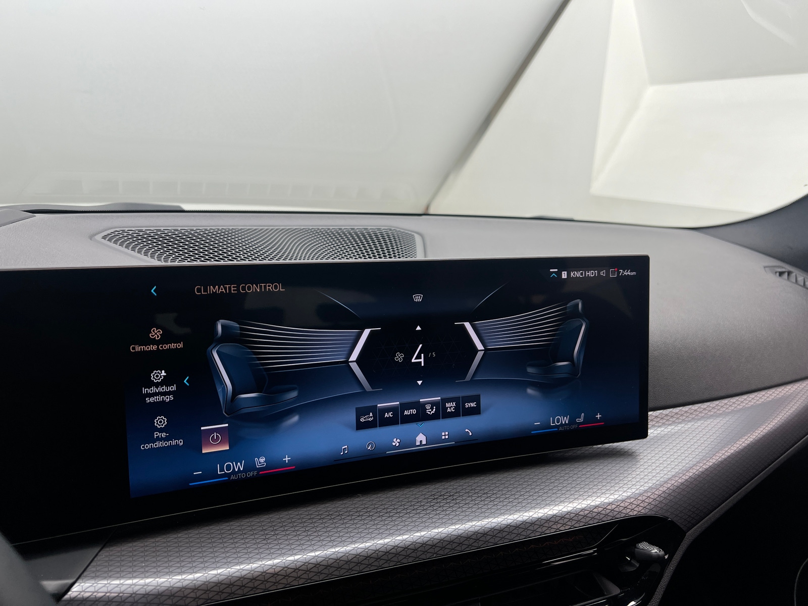 Thumbnail: 2025 BMW 4 Series - 3