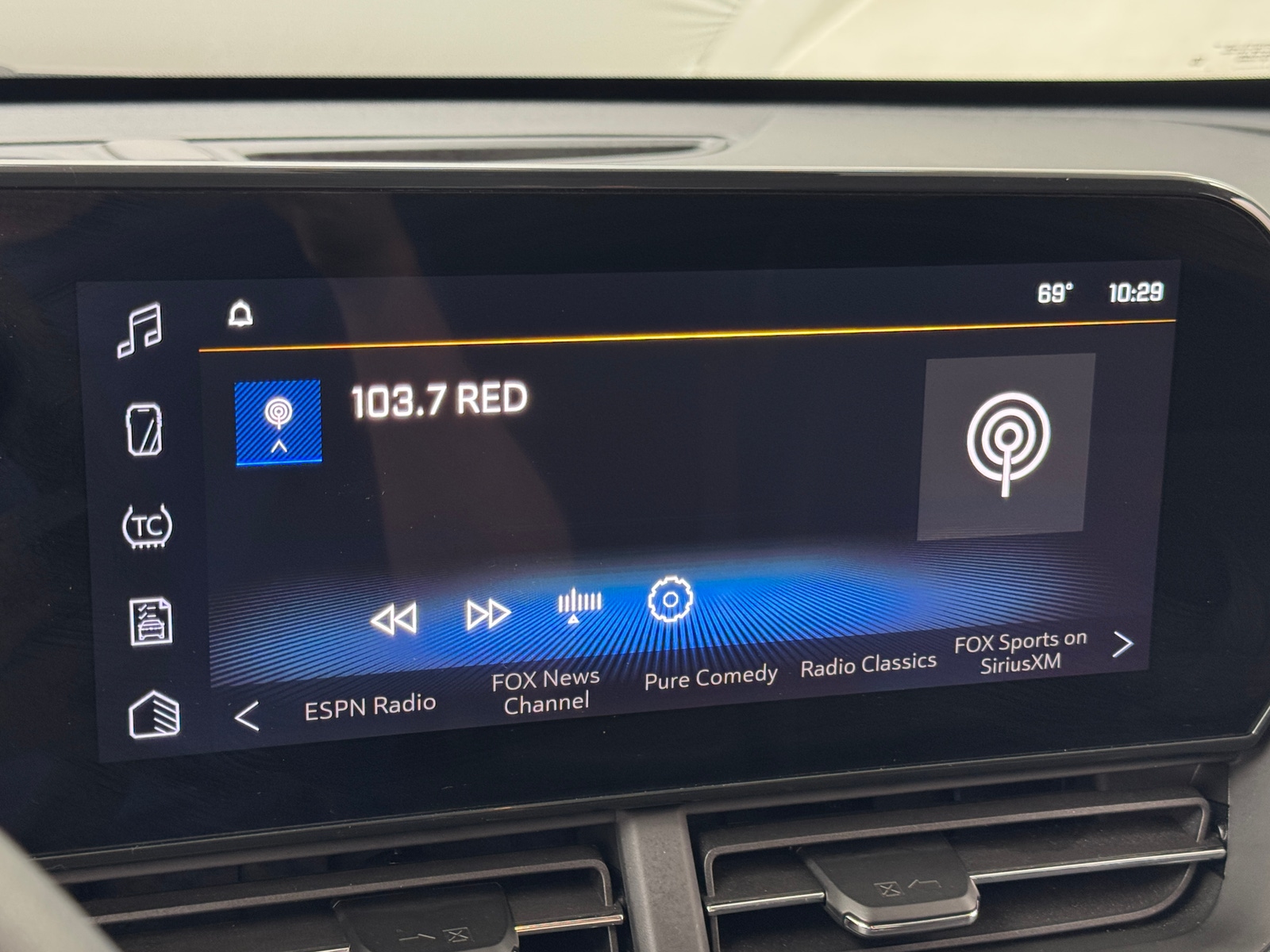 Thumbnail: 2025 Chevrolet Trax - 4