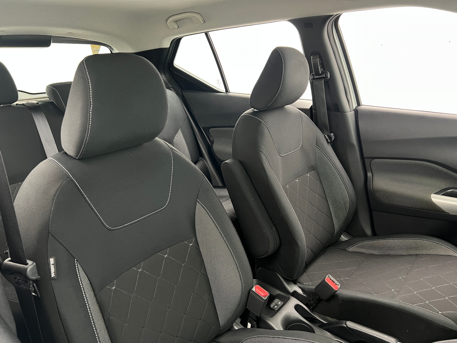 Thumbnail: 2019 Nissan Kicks - 2