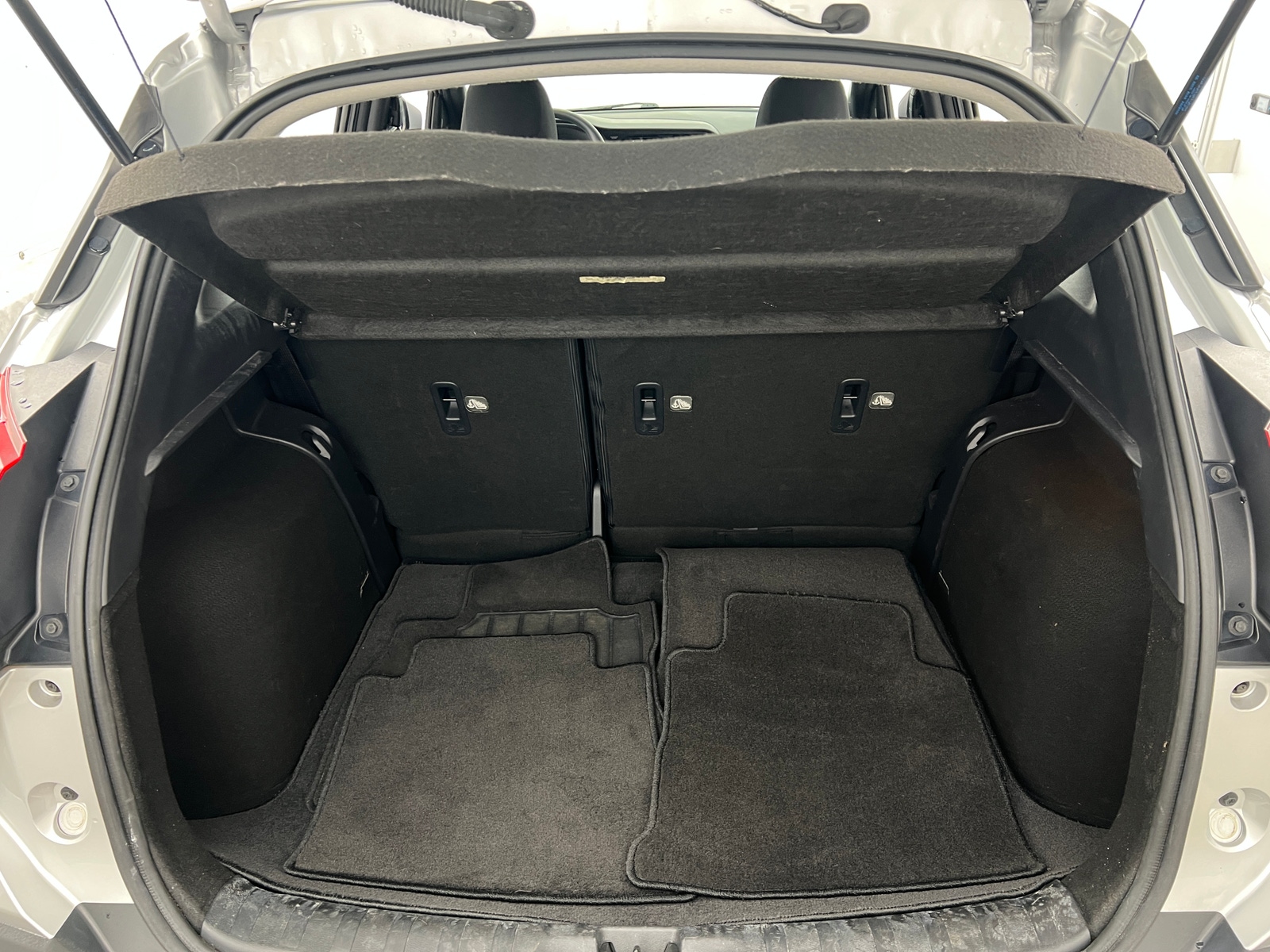 Thumbnail: 2019 Nissan Kicks - 7