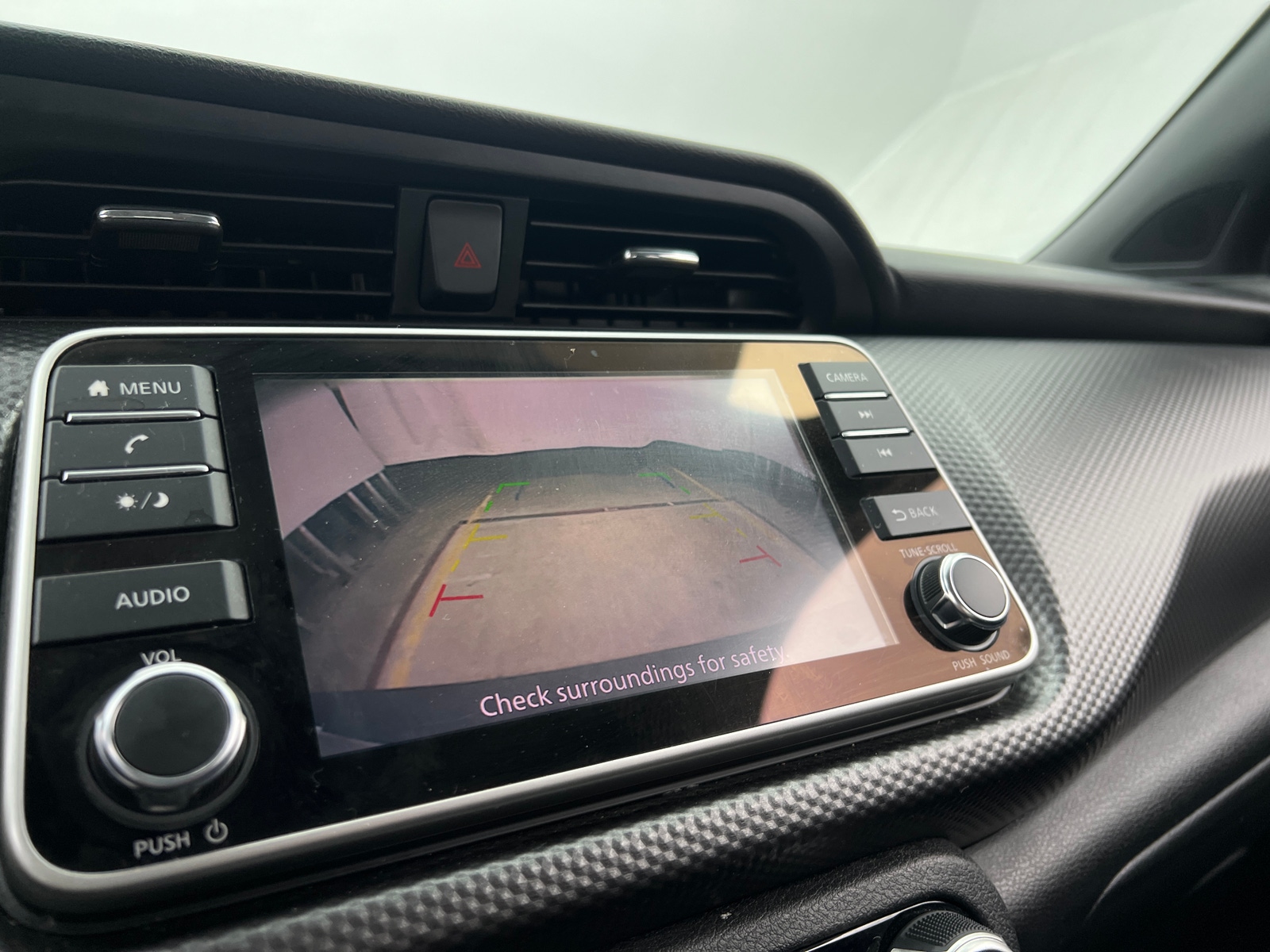 Thumbnail: 2019 Nissan Kicks - 4