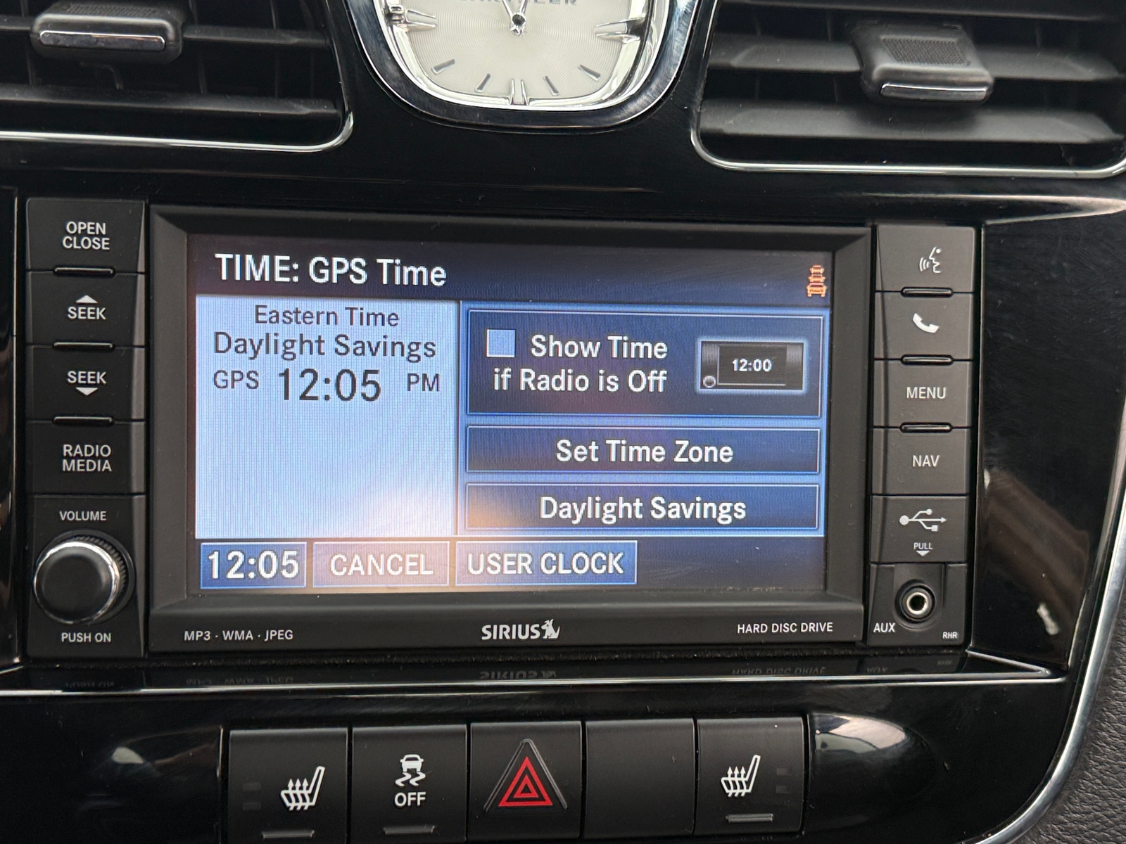 Thumbnail: 2011 Chrysler 200 - 3