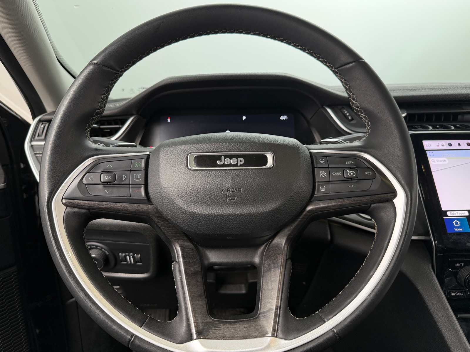 Thumbnail: 2024 Jeep Grand Cherokee - 4