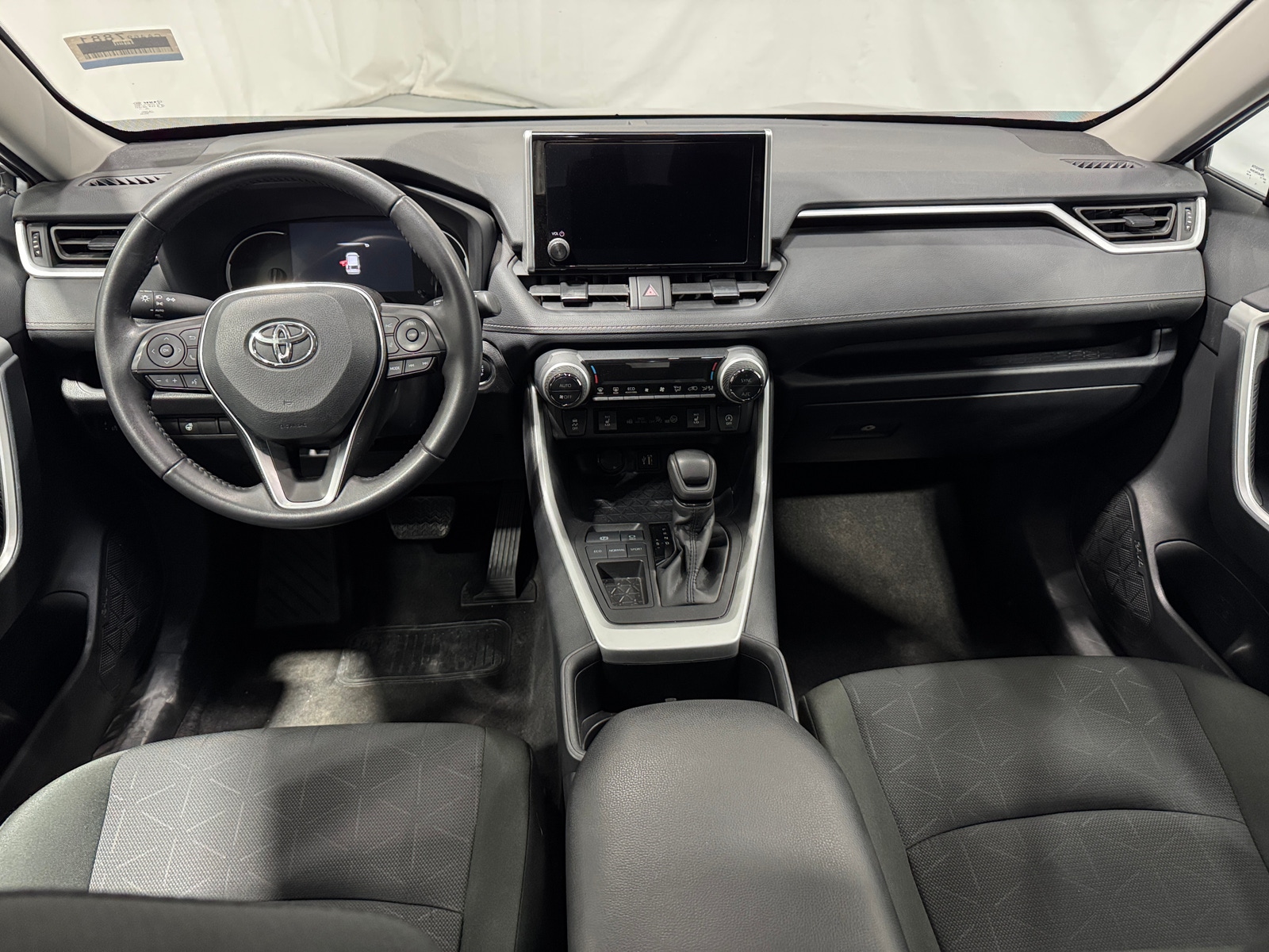 Thumbnail: 2025 Toyota RAV4 - 3