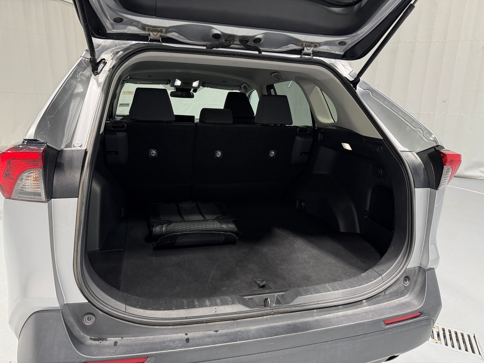 Thumbnail: 2025 Toyota RAV4 - 7