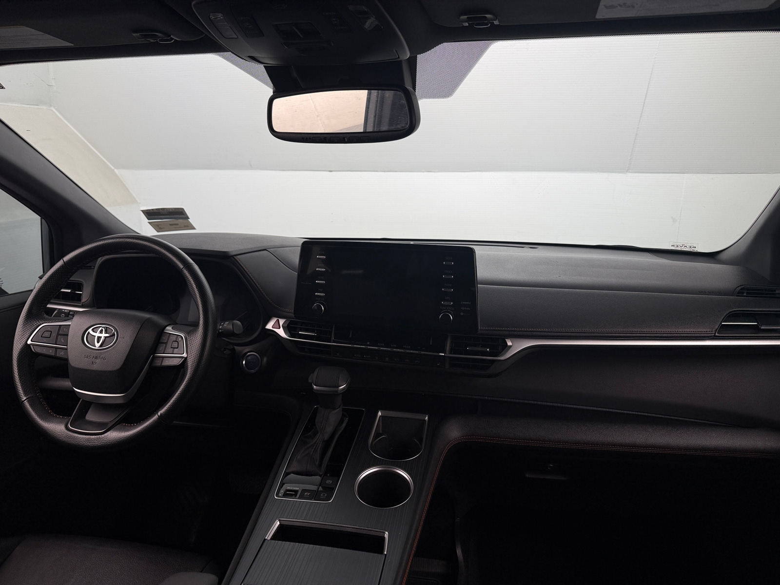 Thumbnail: 2024 Toyota Sienna - 2