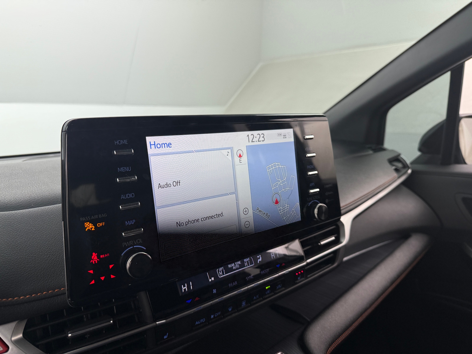 Thumbnail: 2024 Toyota Sienna - 3