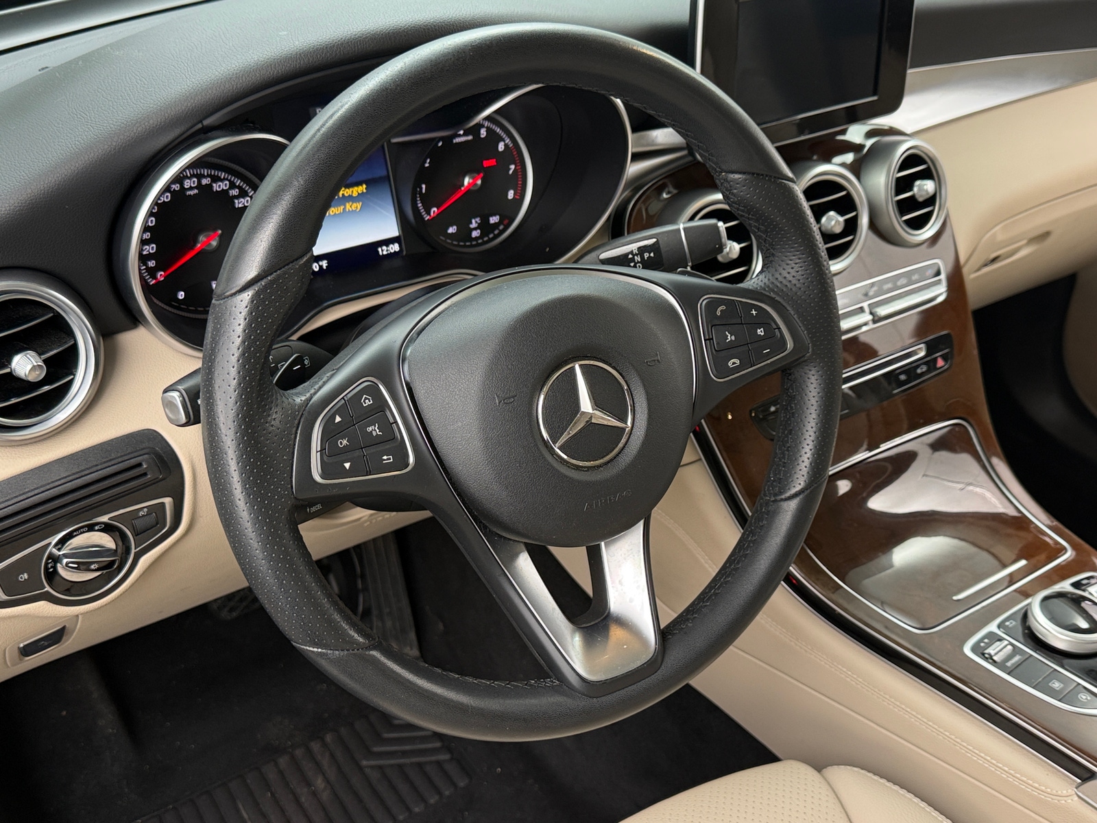 Thumbnail: 2017 Mercedes-Benz GLC - 4