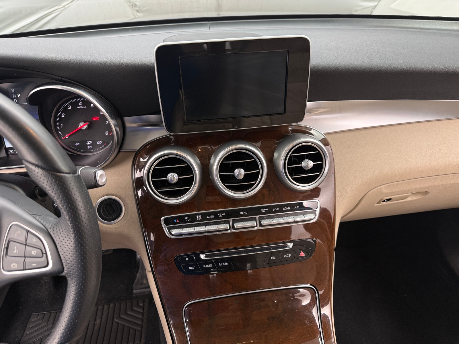 Thumbnail: 2017 Mercedes-Benz GLC - 3