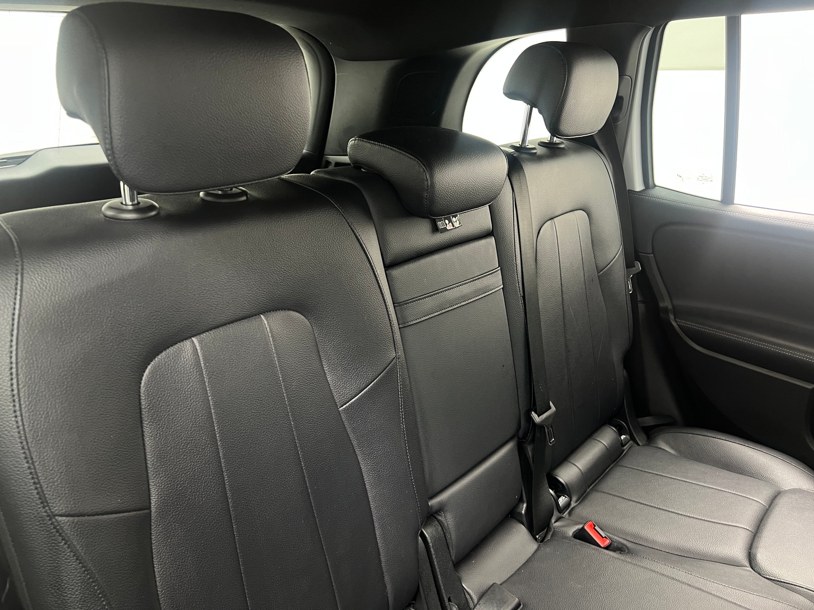 Thumbnail: 2020 Mercedes-Benz GLB - 5