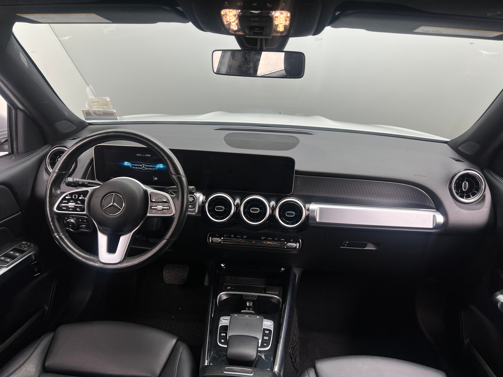 Thumbnail: 2020 Mercedes-Benz GLB - 2