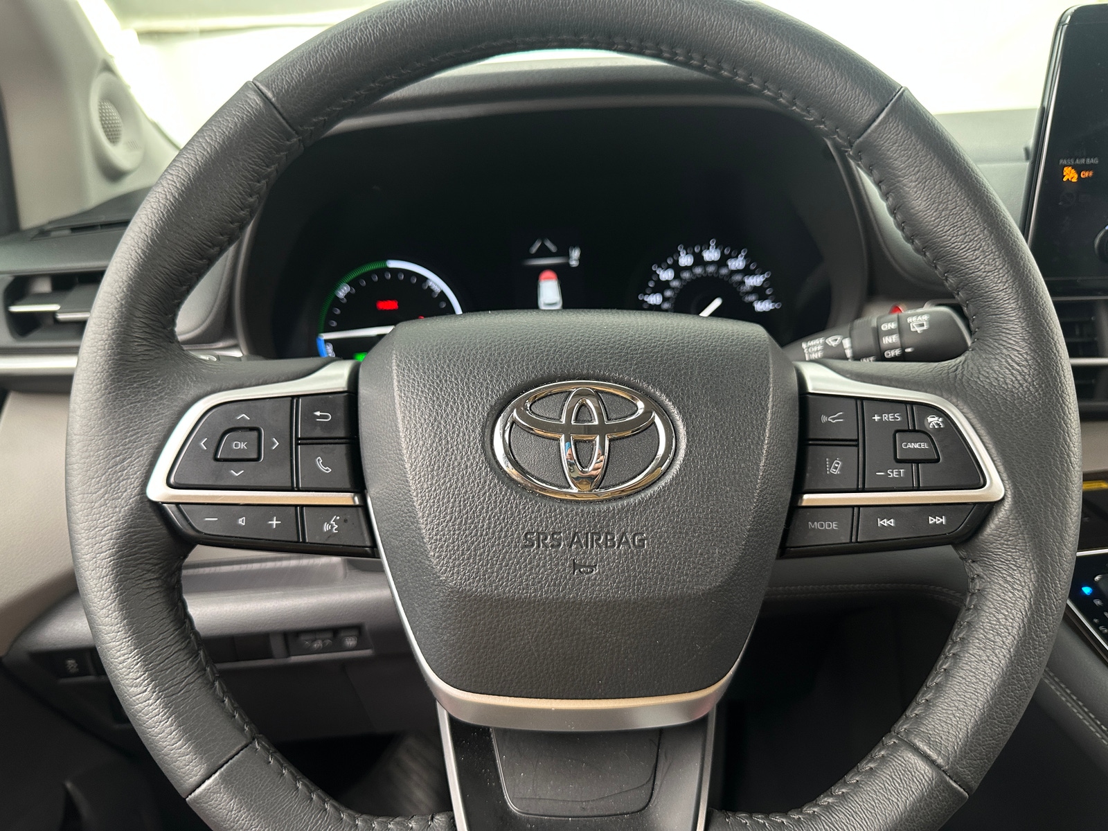 Thumbnail: 2024 Toyota Sienna - 4