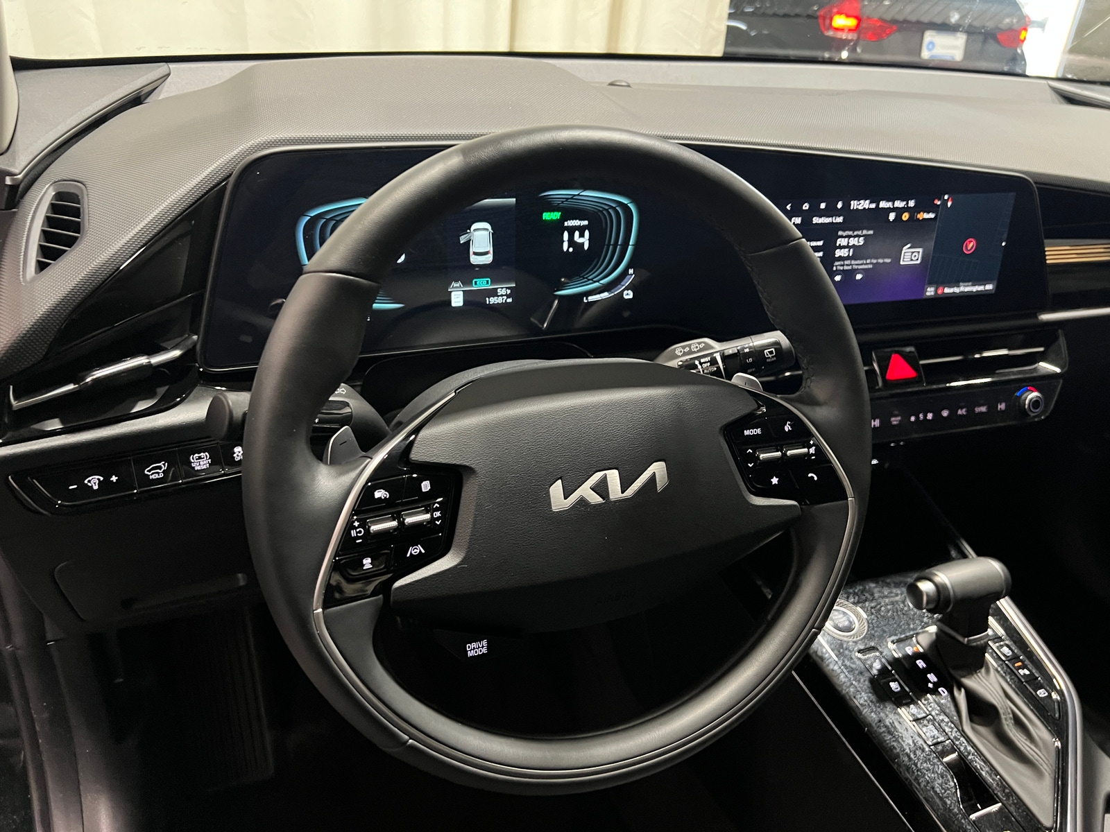 Thumbnail: 2024 Kia Niro - 4