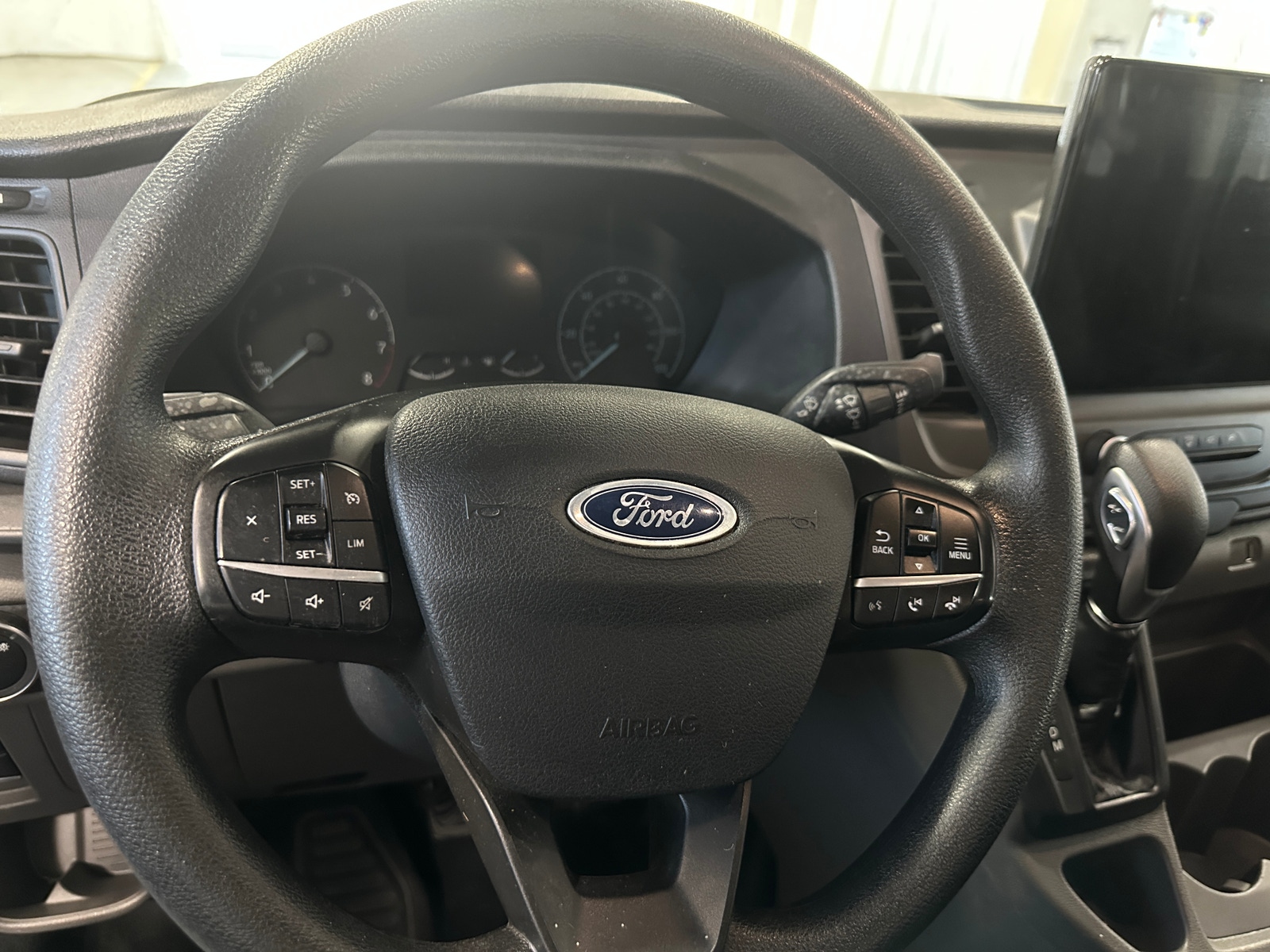 Thumbnail: 2022 Ford Econoline - 5