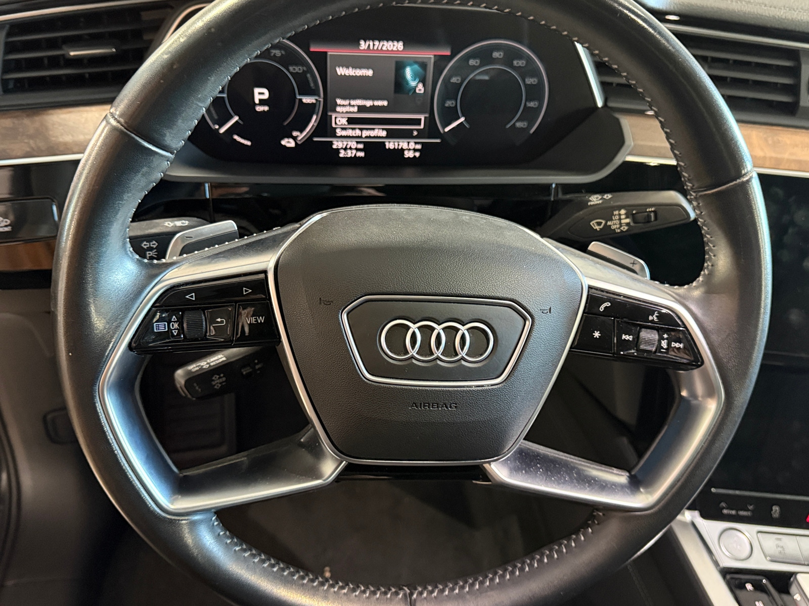 Thumbnail: 2020 Audi e-tron S - 4