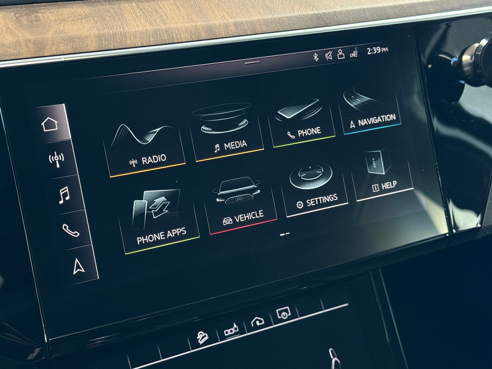 Thumbnail: 2020 Audi e-tron S - 3