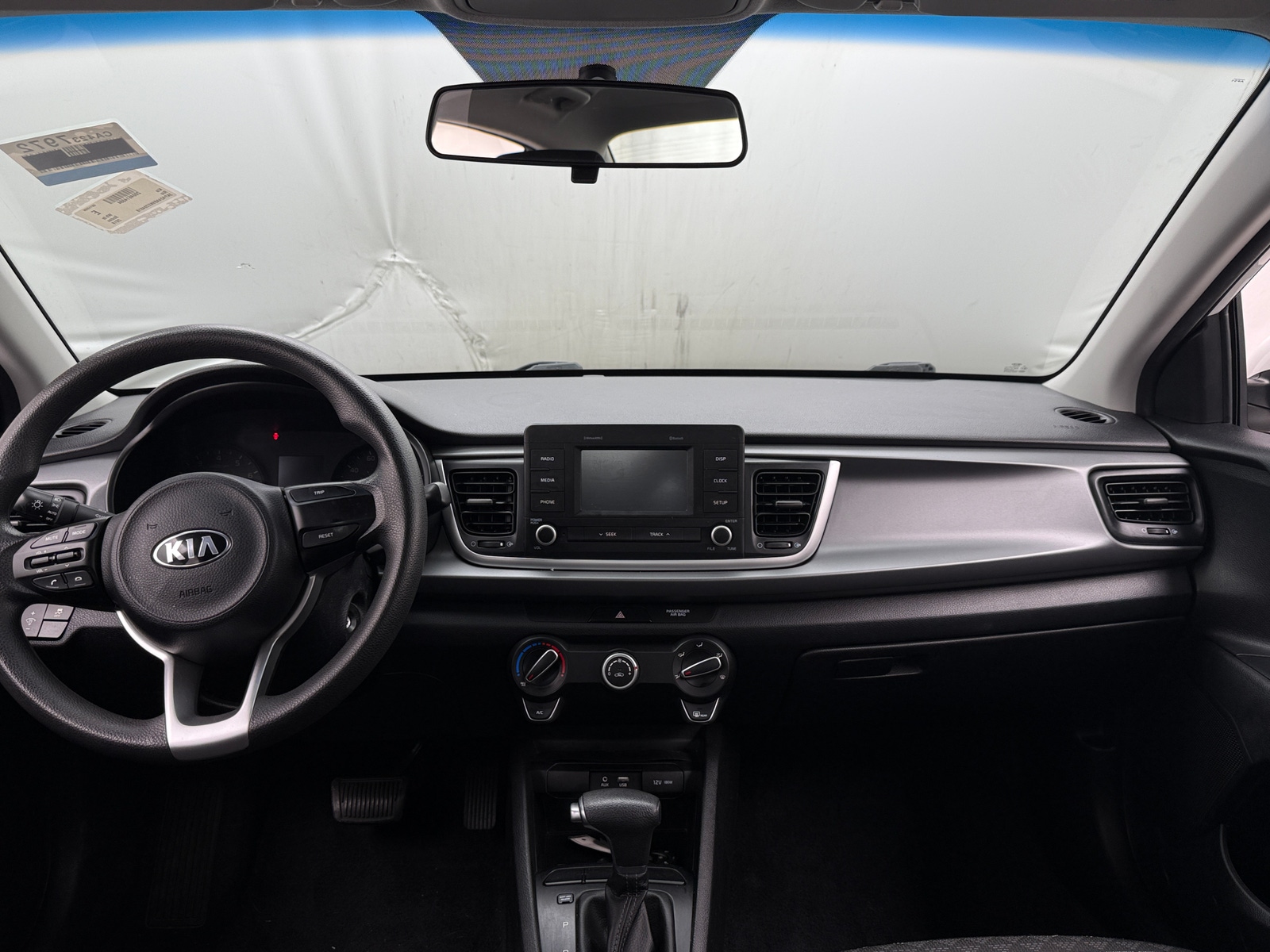 Thumbnail: 2019 Kia Rio - 3