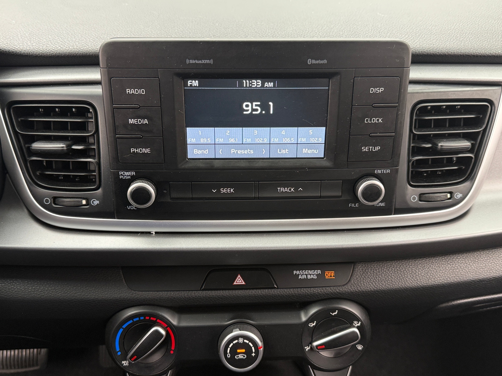 Thumbnail: 2019 Kia Rio - 4