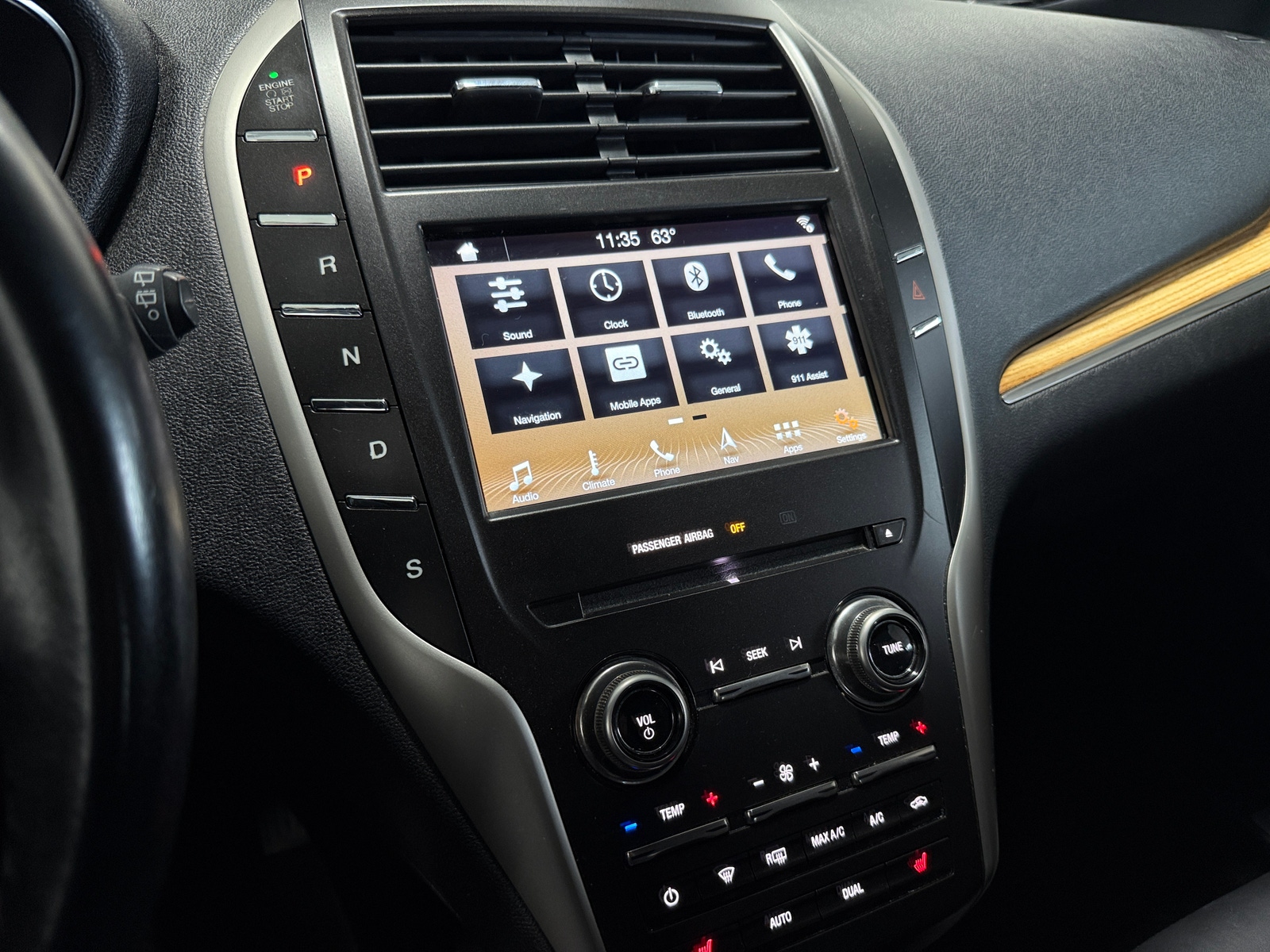 Thumbnail: 2016 Lincoln MKC - 3