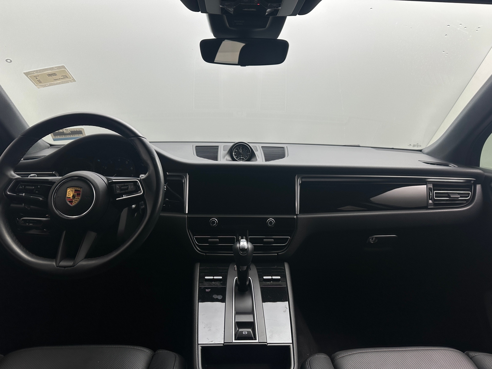 Thumbnail: 2022 Porsche Macan - 2