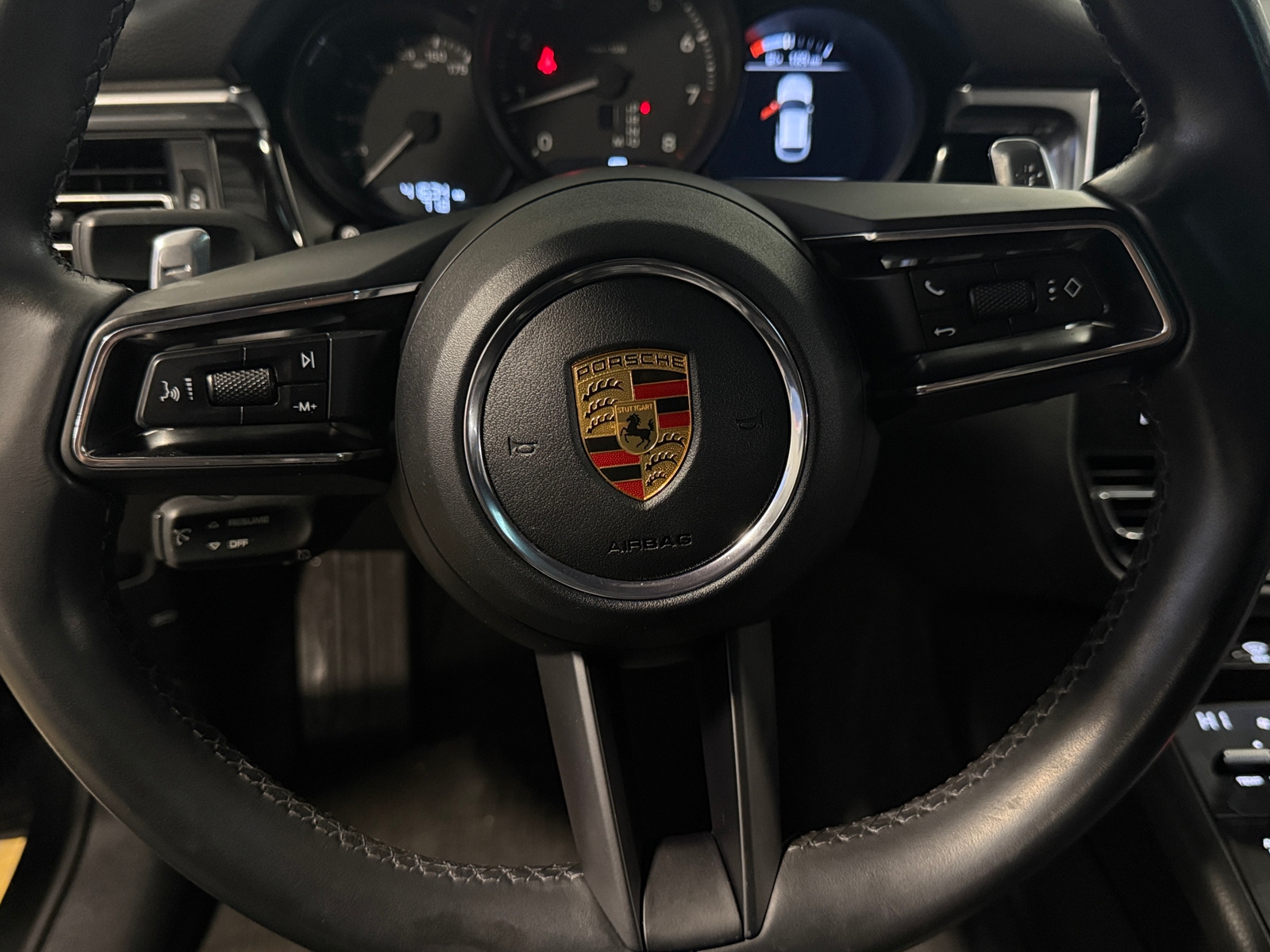 Thumbnail: 2022 Porsche Macan - 4