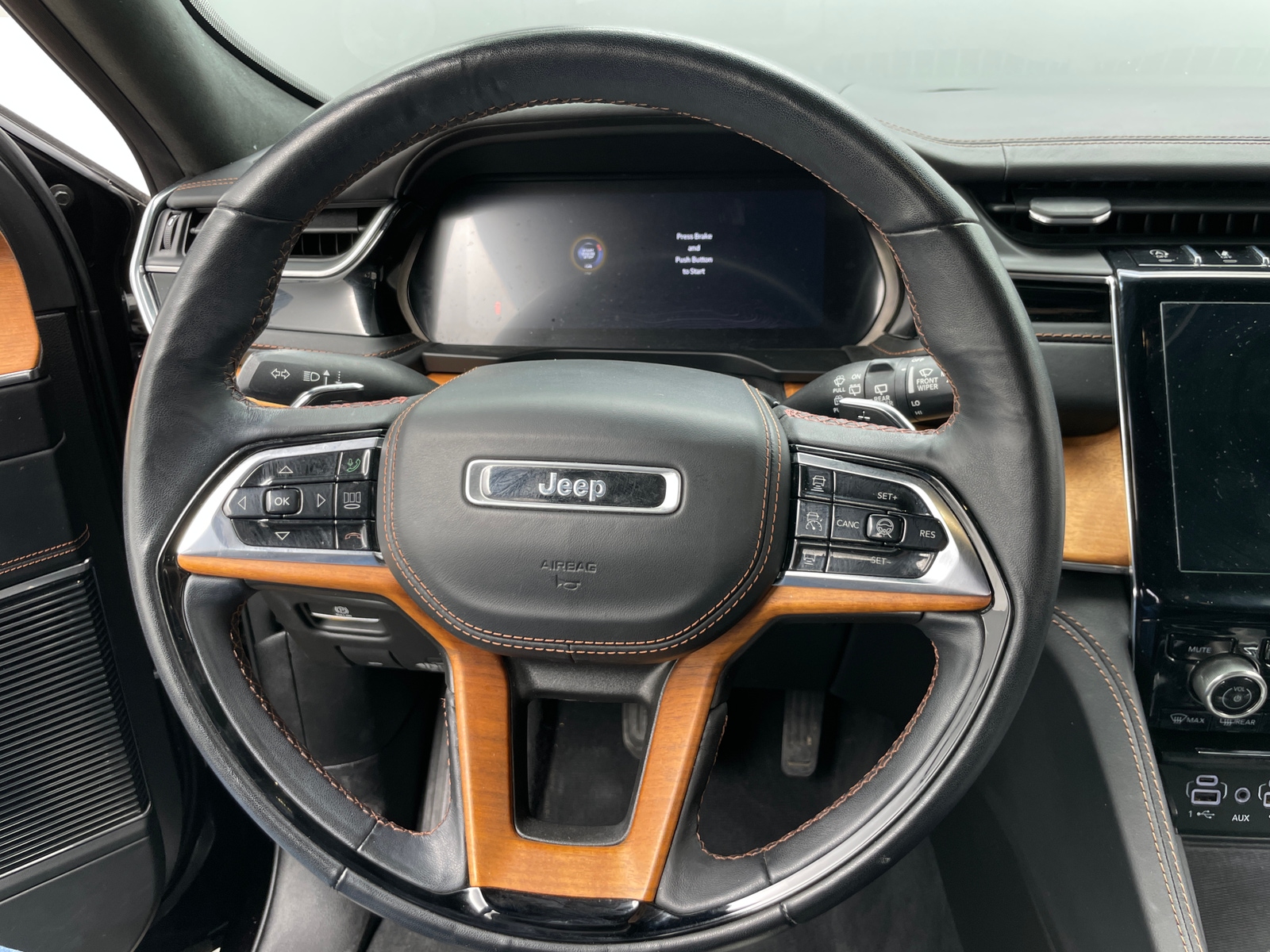 Thumbnail: 2023 Jeep Grand Cherokee L - 4