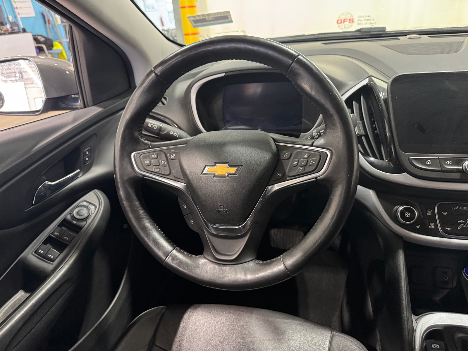 Thumbnail: 2017 Chevrolet Volt - 4