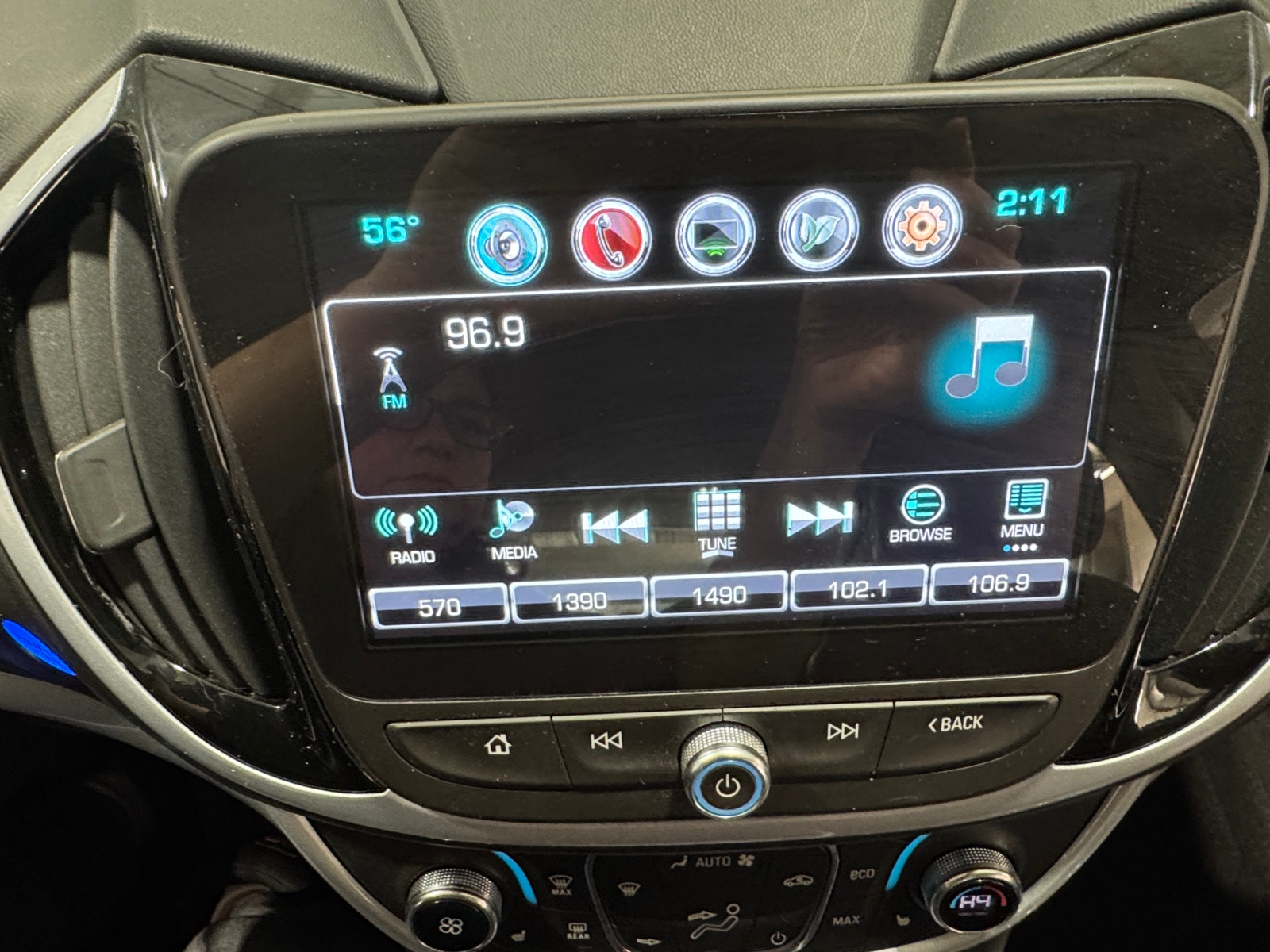 Thumbnail: 2017 Chevrolet Volt - 3