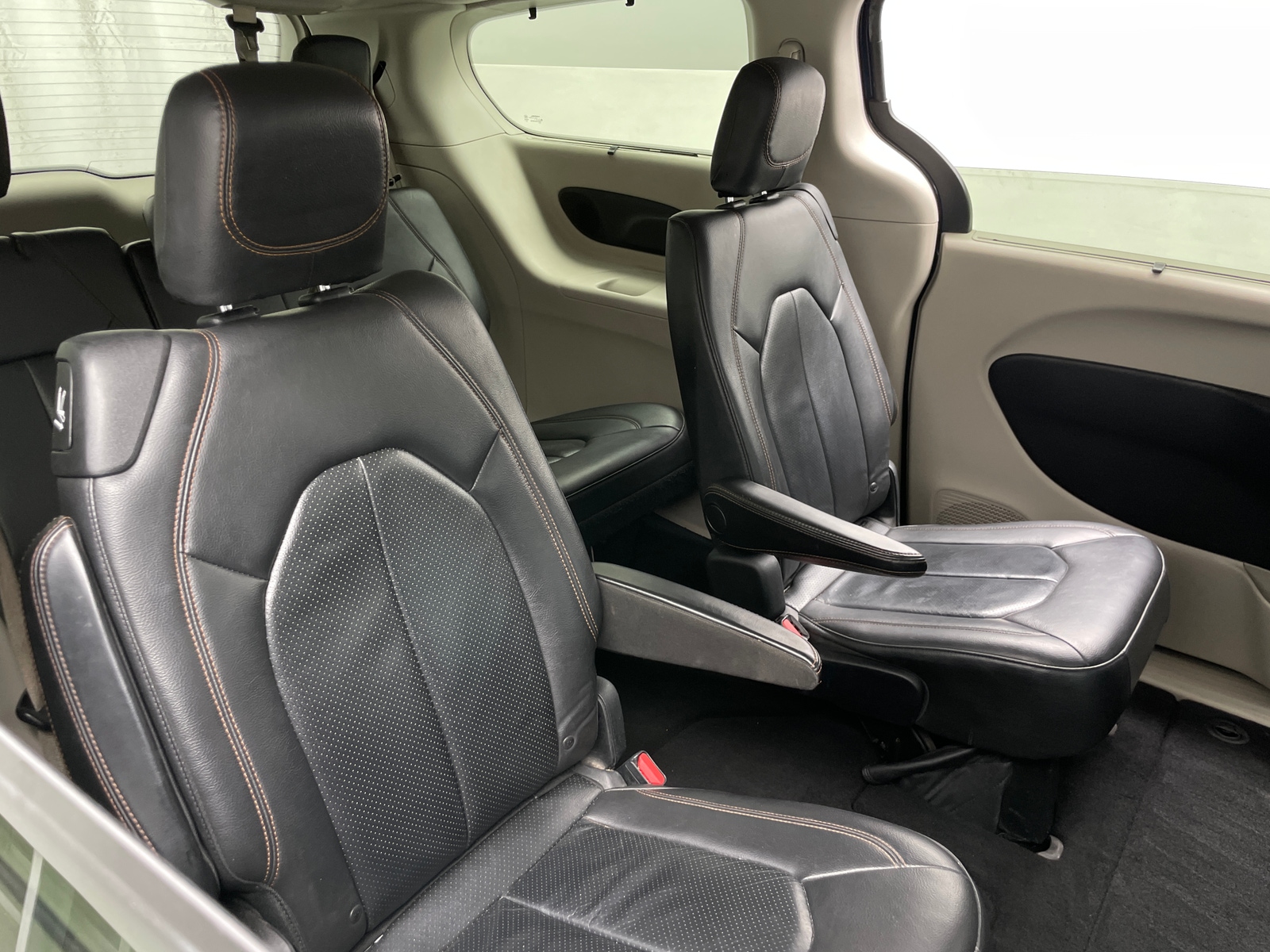 Thumbnail: 2017 Chrysler Pacifica - 5