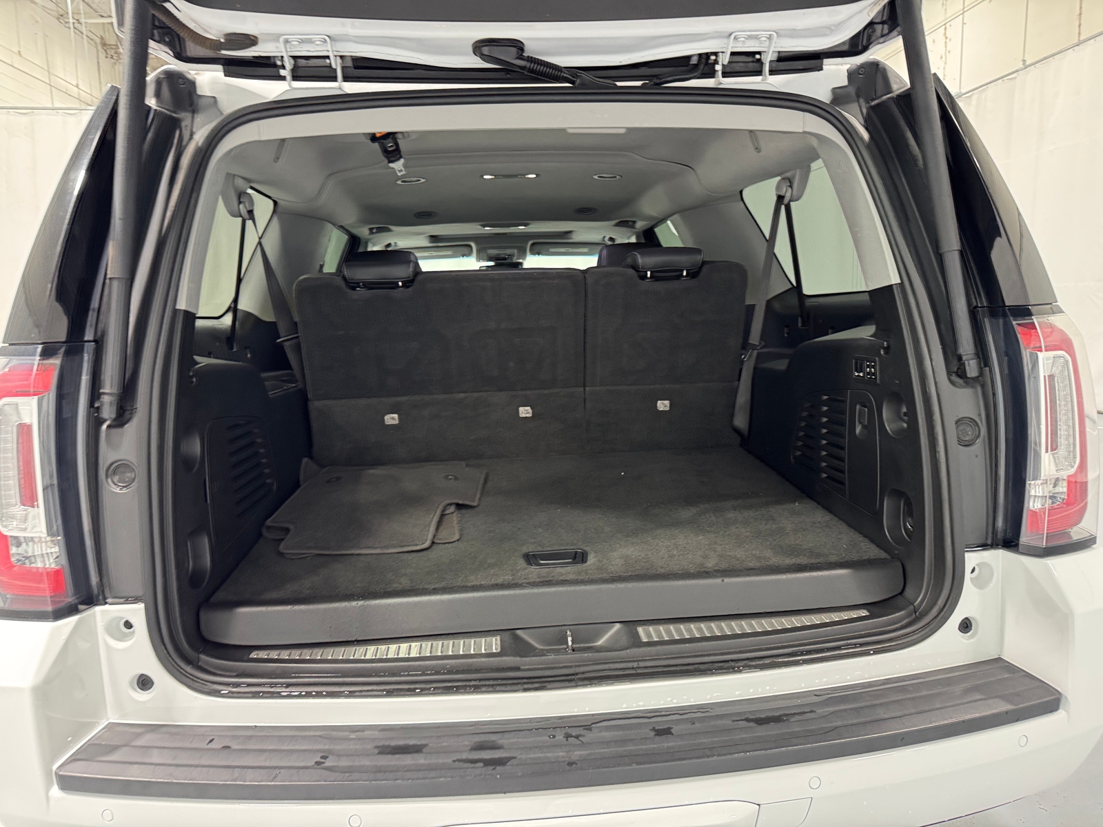 Thumbnail: 2020 GMC Yukon XL - 6