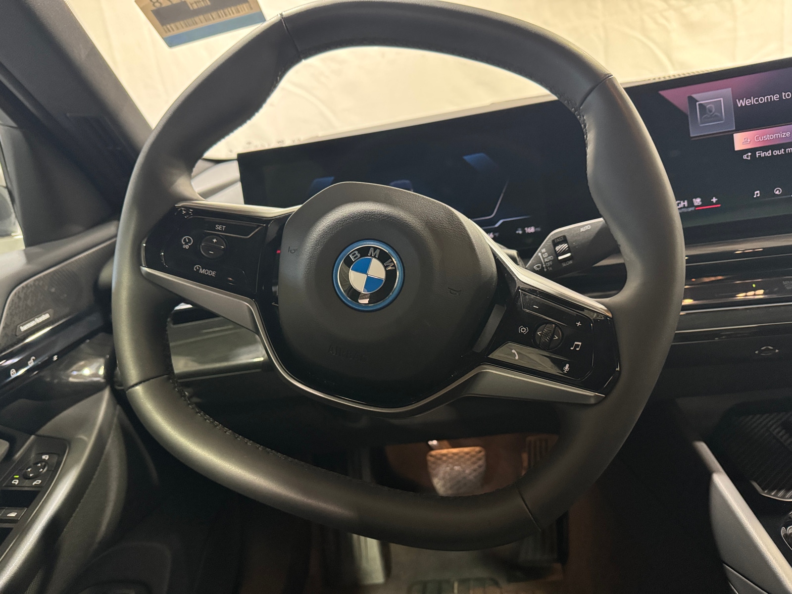 Thumbnail: 2025 BMW i5 - 4