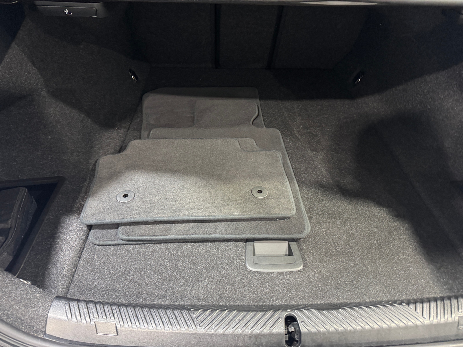 Thumbnail: 2025 BMW i5 - 6