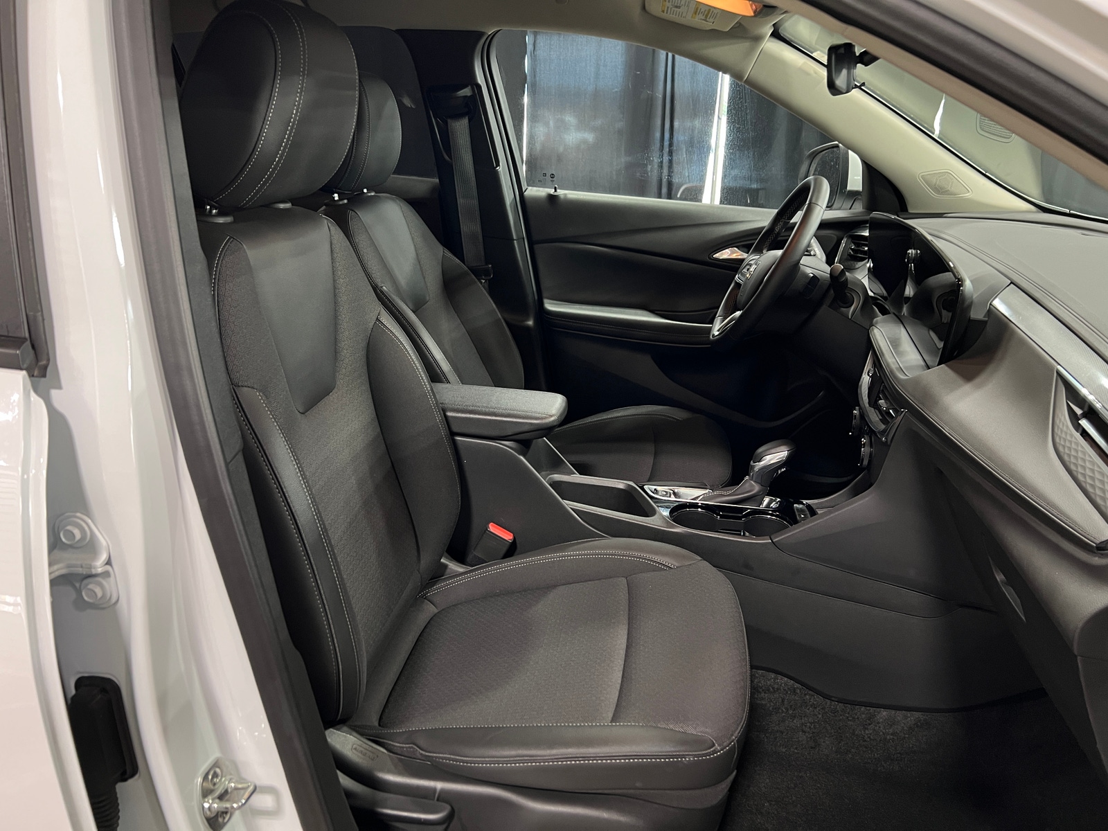 Thumbnail: 2025 Buick Encore GX - 2