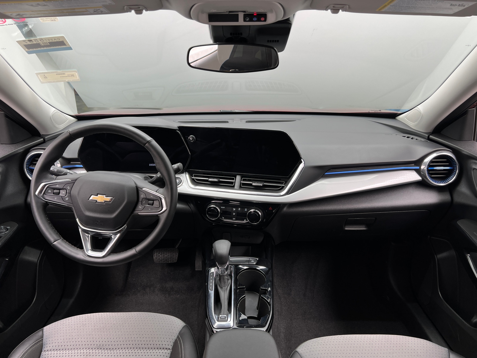 Thumbnail: 2025 Chevrolet Trax - 3