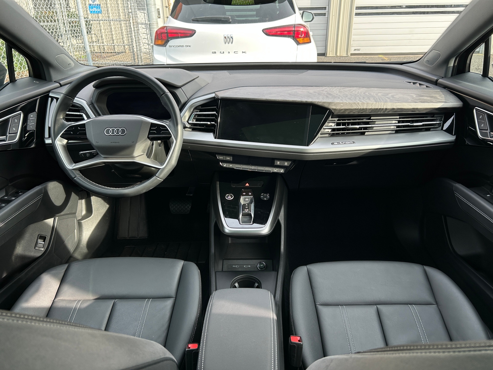 Thumbnail: 2023 Audi Q4 e-tron - 2