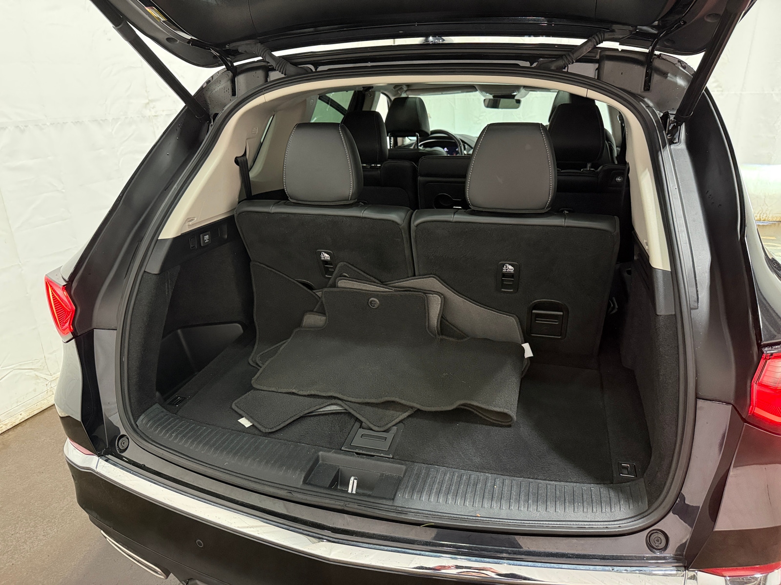 Thumbnail: 2022 Acura MDX - 6