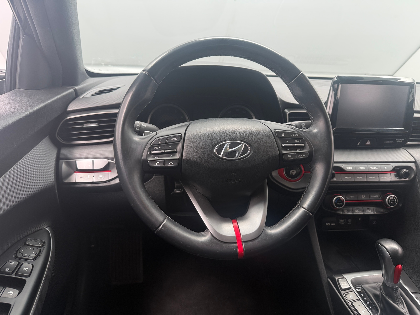 Thumbnail: 2019 Hyundai Veloster - 4