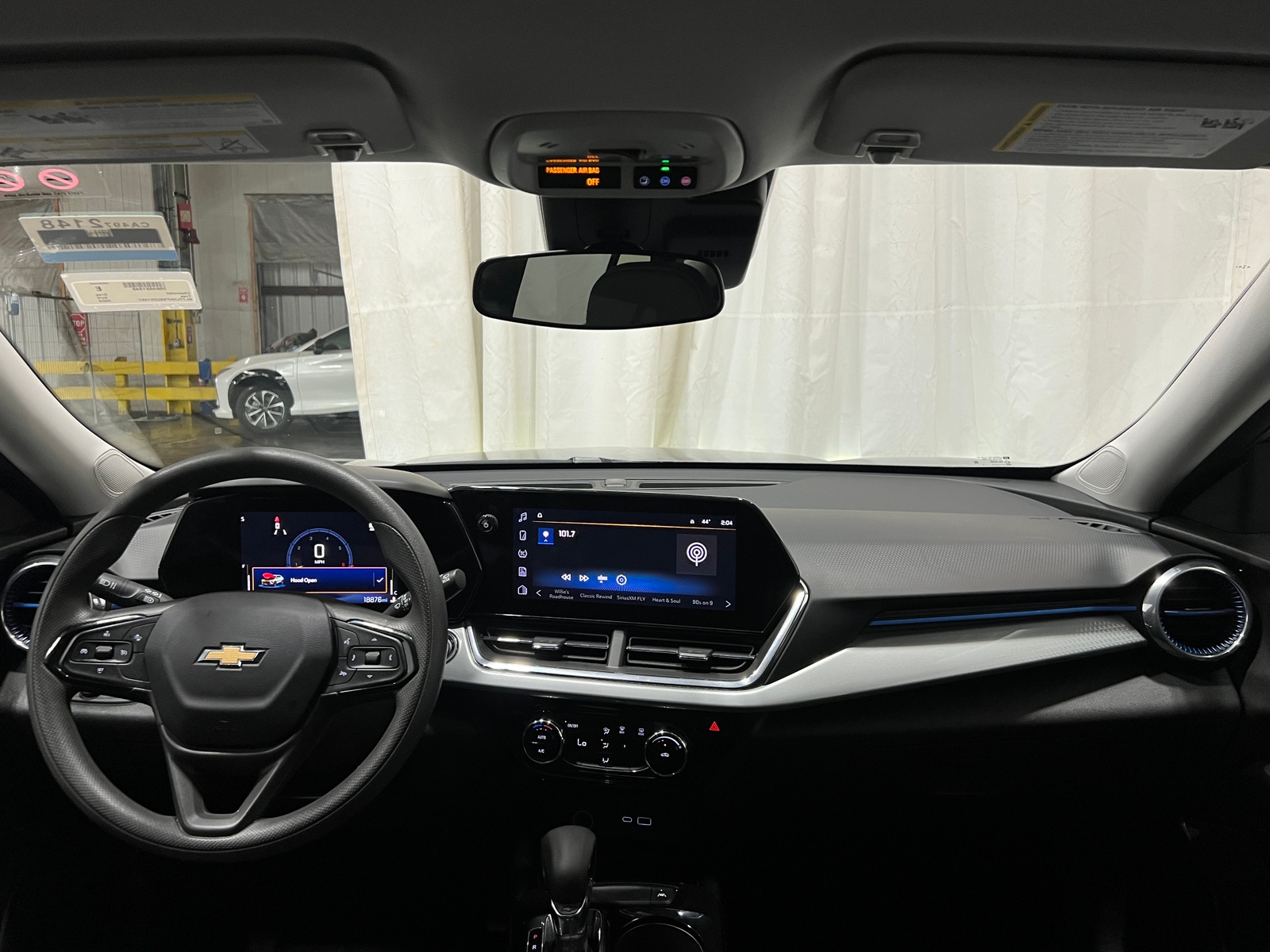 Thumbnail: 2025 Chevrolet Trax - 3