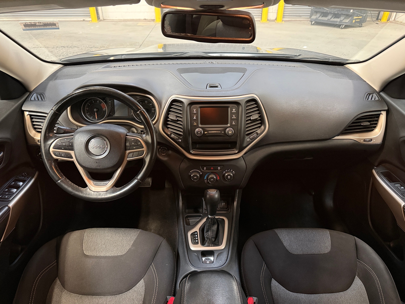 Thumbnail: 2018 Jeep Cherokee - 3